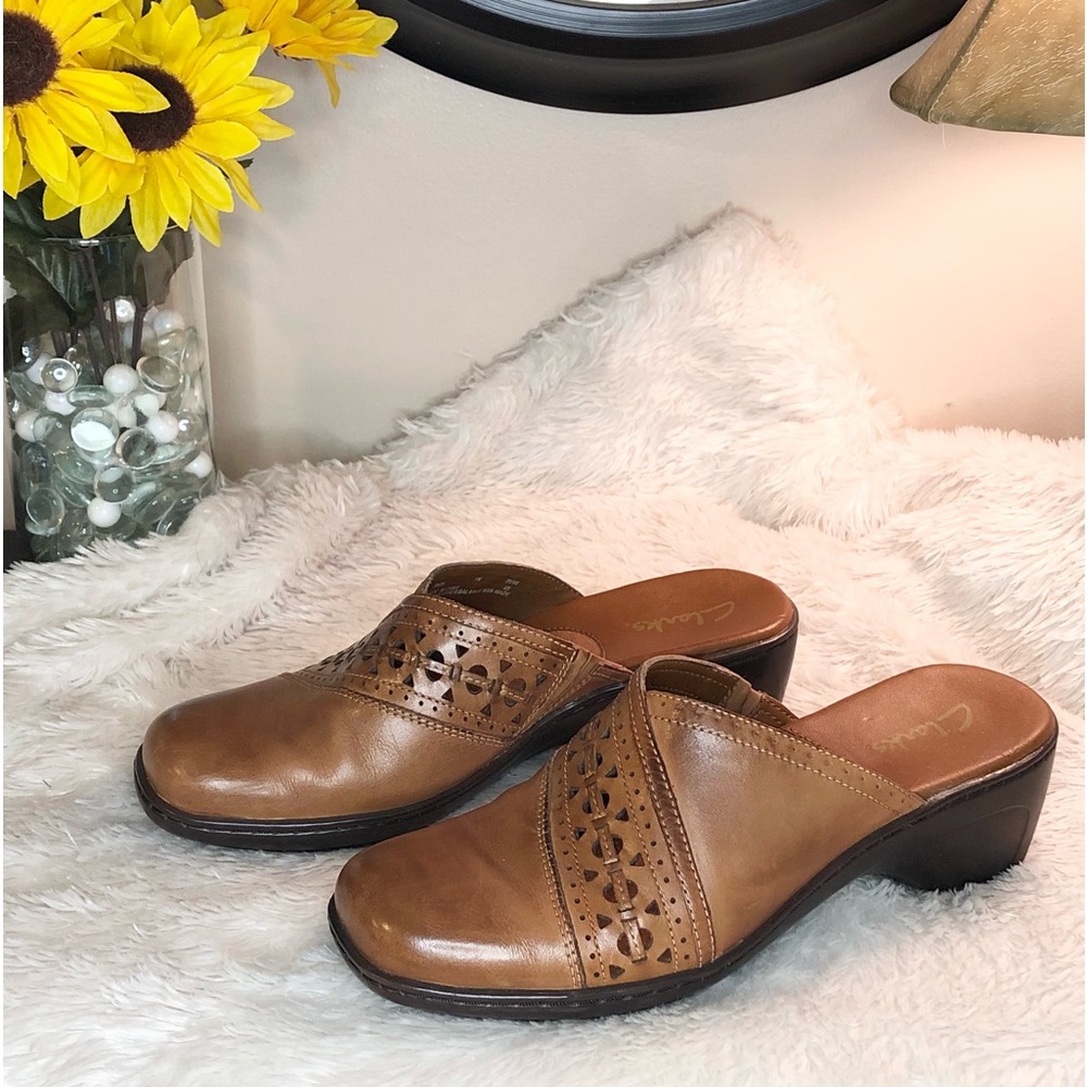 CLARKS 7M MULE SHOE